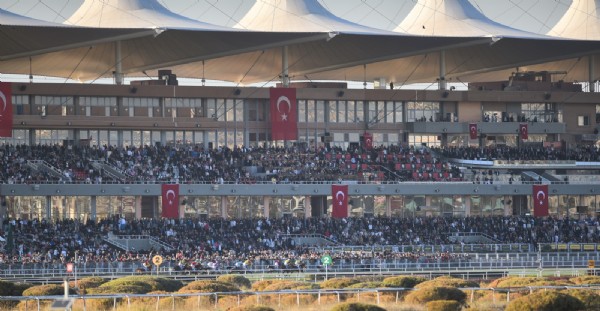 Başkentte Cumhuriyete Yakışan Mücadele! Safkanlardan Muhteşem Sezon Finali